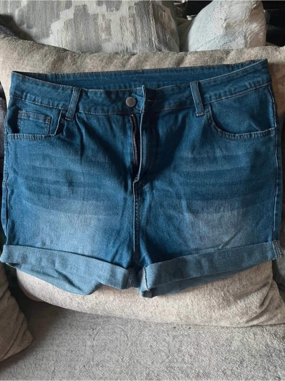 SHEIN Dark Blue Roll-Cuff Denim Shorts
